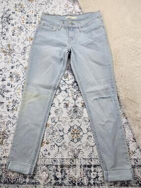 Levi’s 524” Skinny Light Wash Denim Jeans Women 27